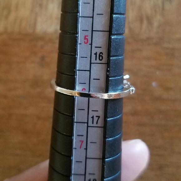 NWOT Beautiful Silver CZ Rhinestone Ring, sz 6 - Picture 14 of 14